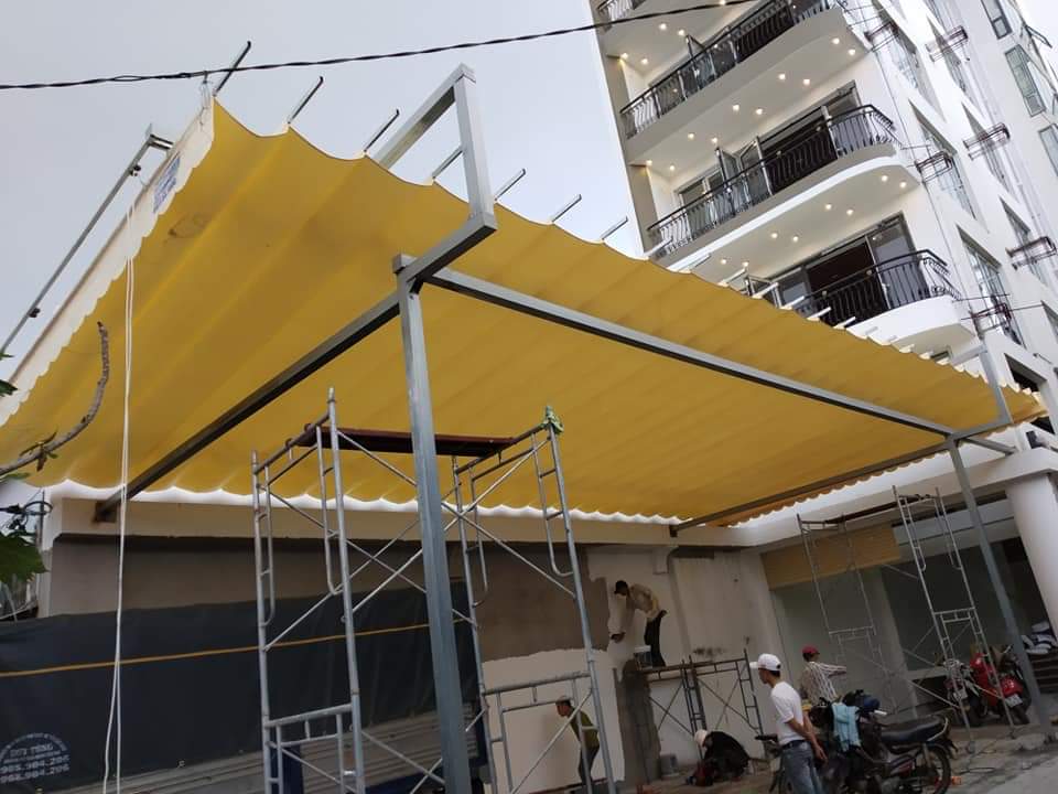 thi công mái che tự cuốn giá rẻ