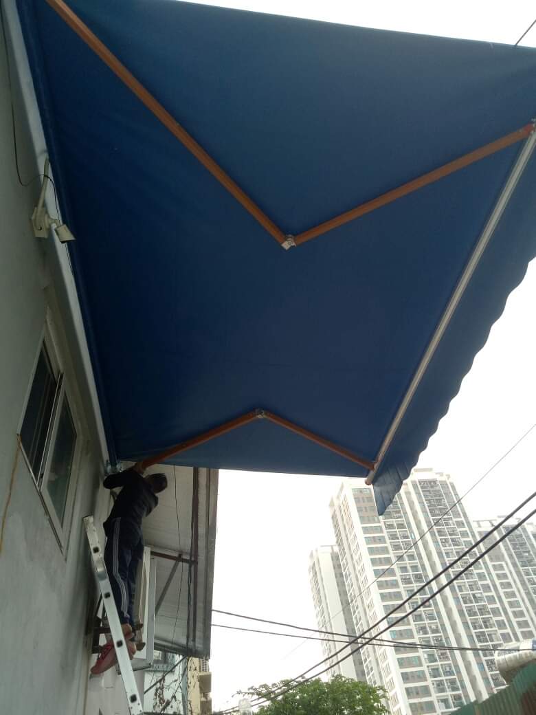giá mái che tự cuốn loại xếp gọn